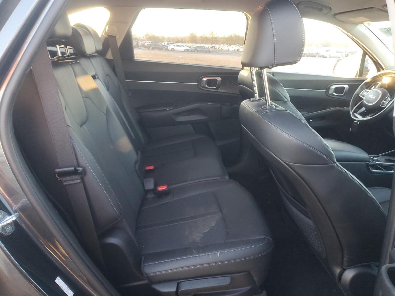 2022 Kia Sorento - Image 11