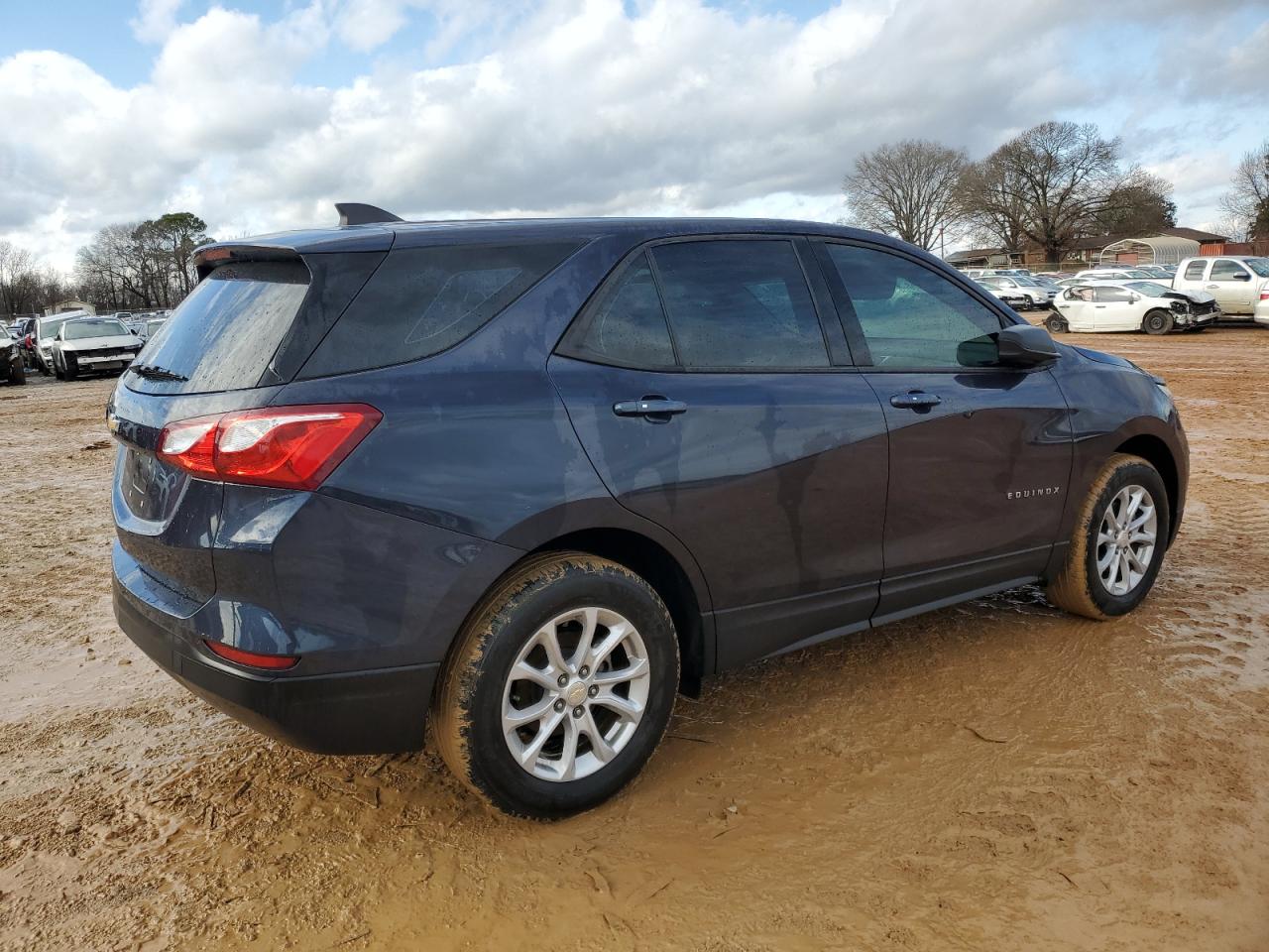 2019 Chevrolet Equinox - Image 3