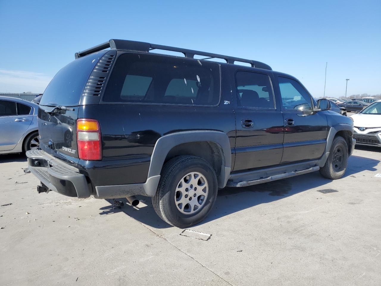 2003 Chevrolet Suburban - Image 3