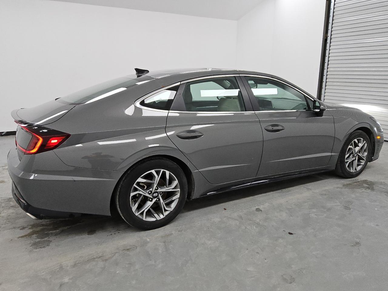 2023 Hyundai Sonata - Image 3