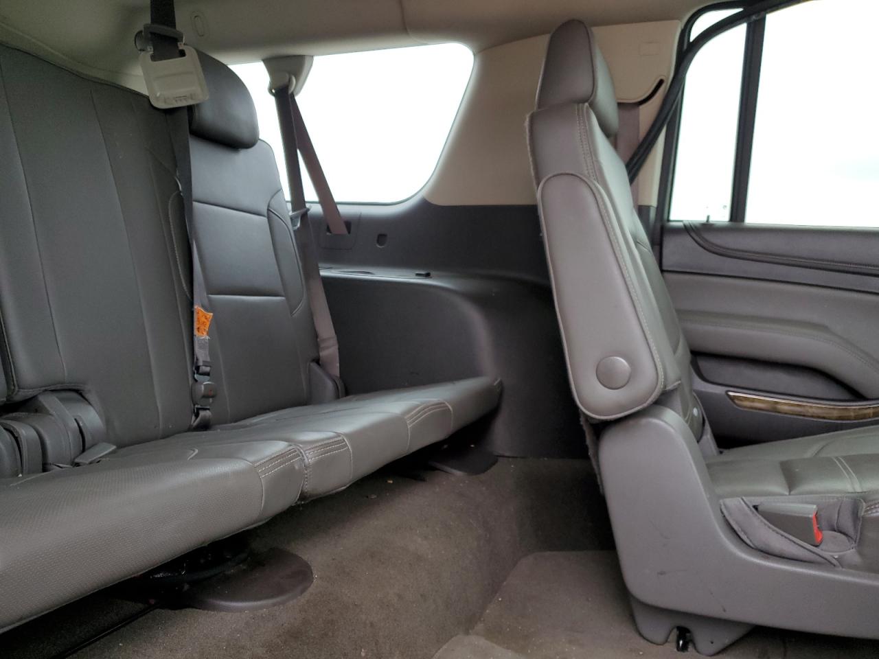 2016 GMC Yukon - Image 11