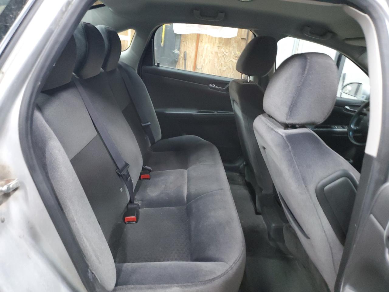 2011 Chevrolet Impala - Image 10