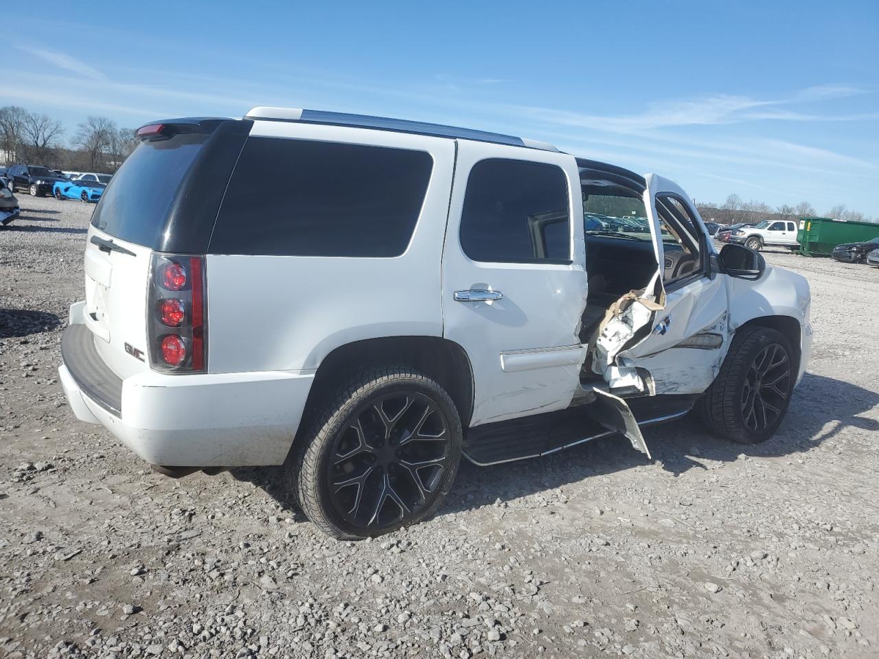 2008 GMC Yukon - Image 3