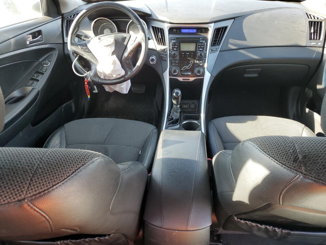 2011 Hyundai Sonata - Image 8