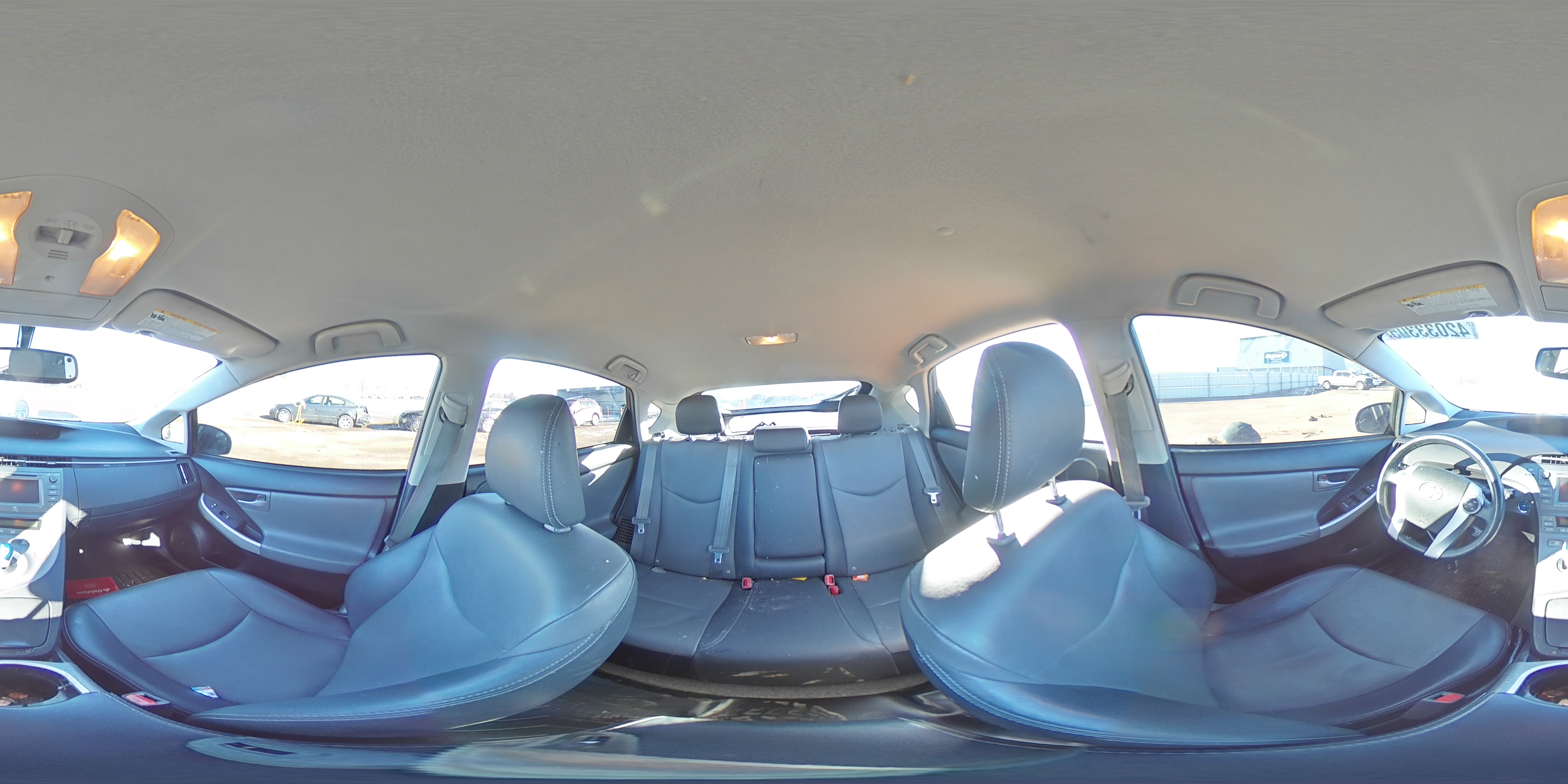 2015 Toyota Prius - Image 13