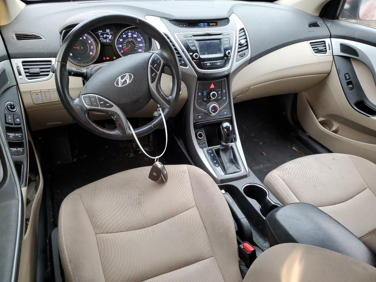 2016 Hyundai Elantra - Image 8