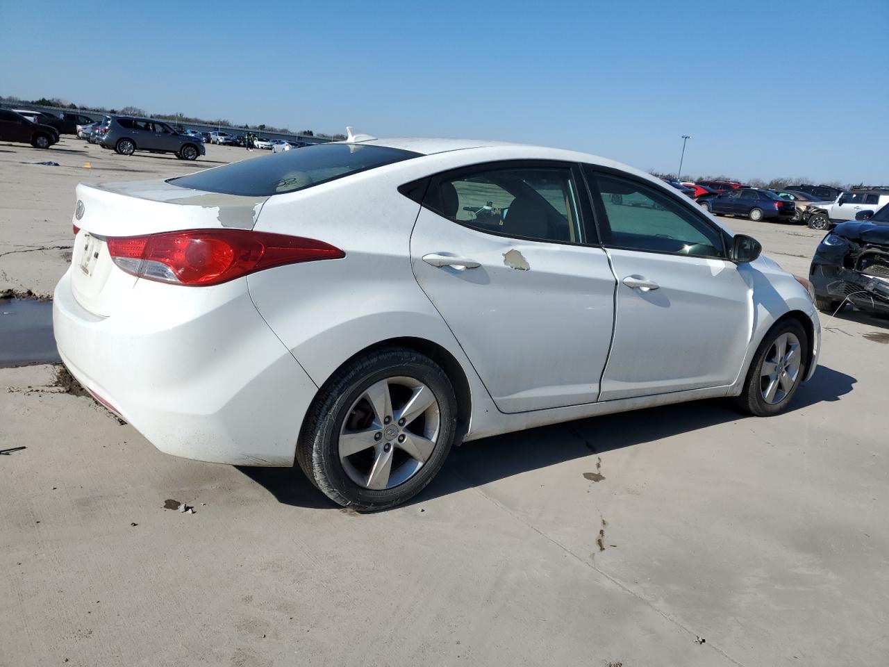 2013 Hyundai Elantra - Image 3