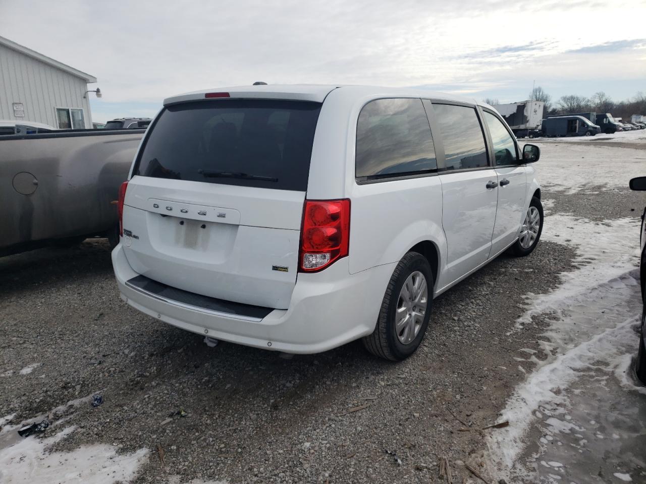 2019 Dodge Caravan - Image 3