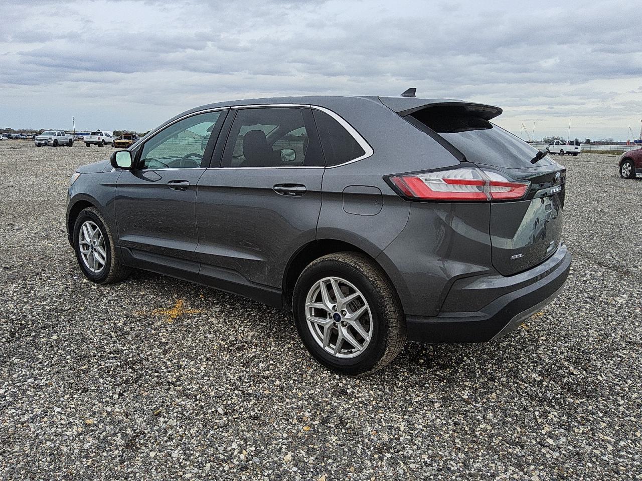 2022 Ford Edge - Image 2