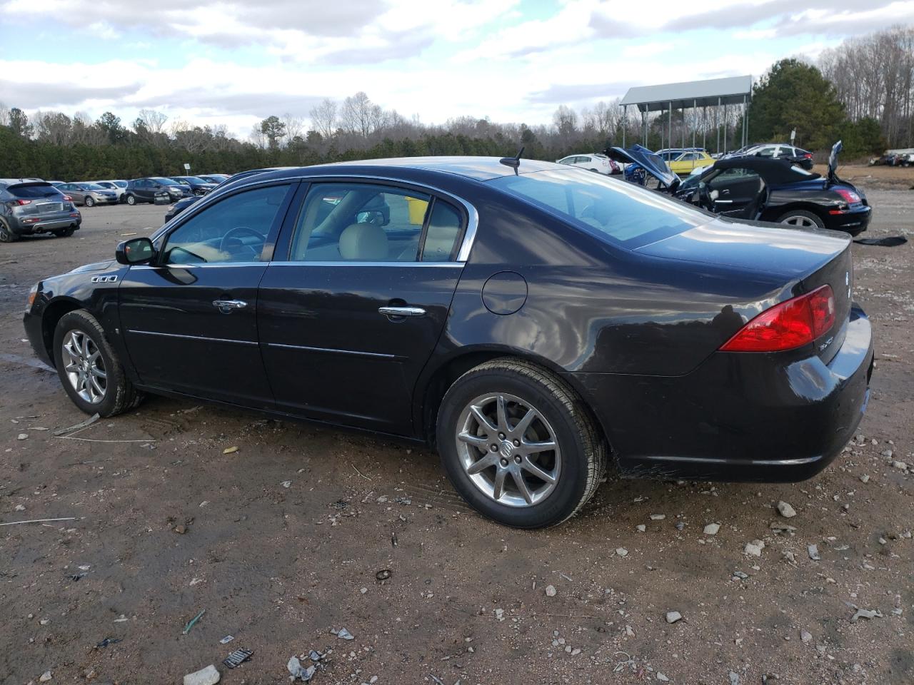 2007 Buick Lucerne - Image 2