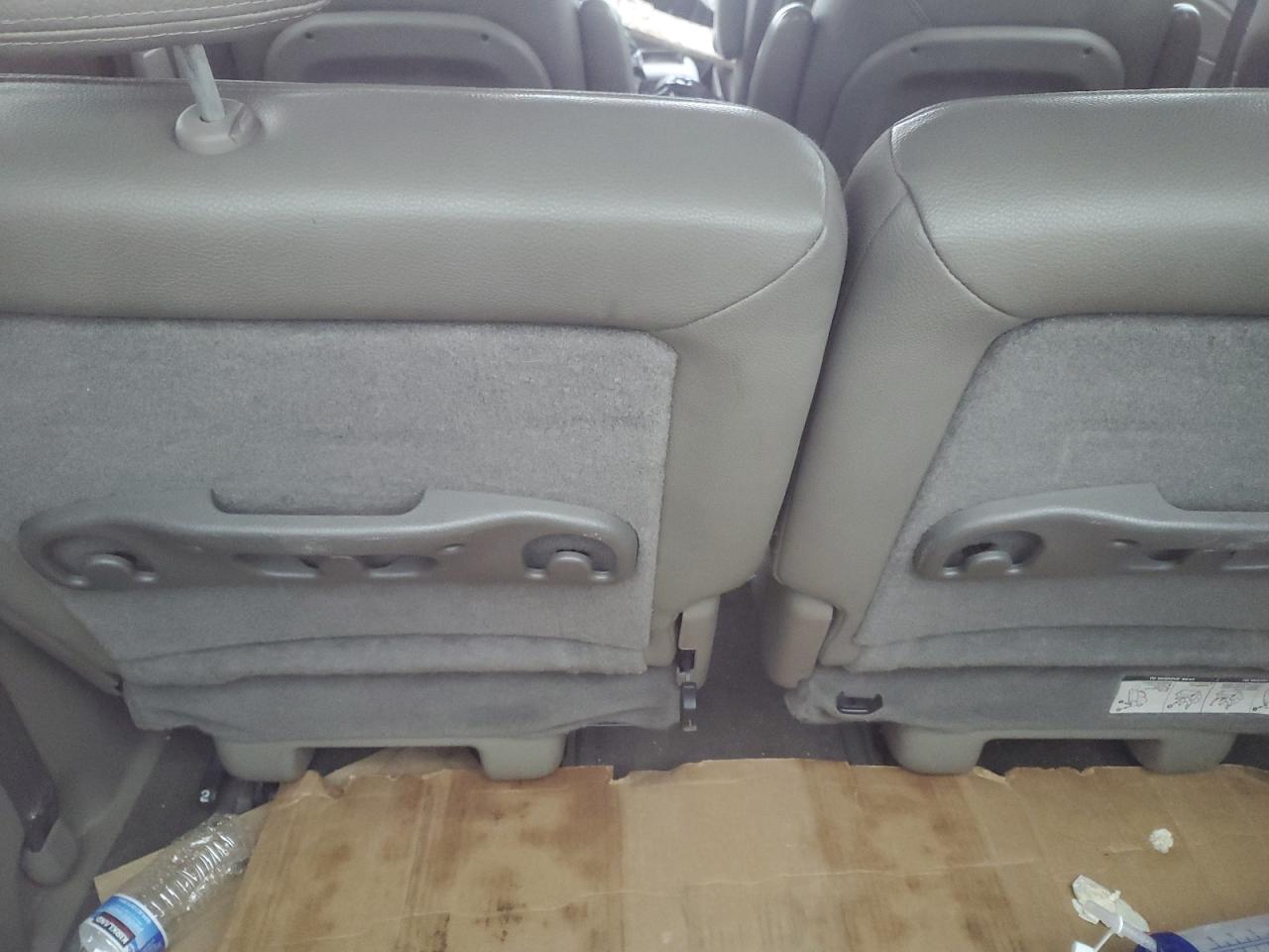 2004 Dodge Caravan - Image 10