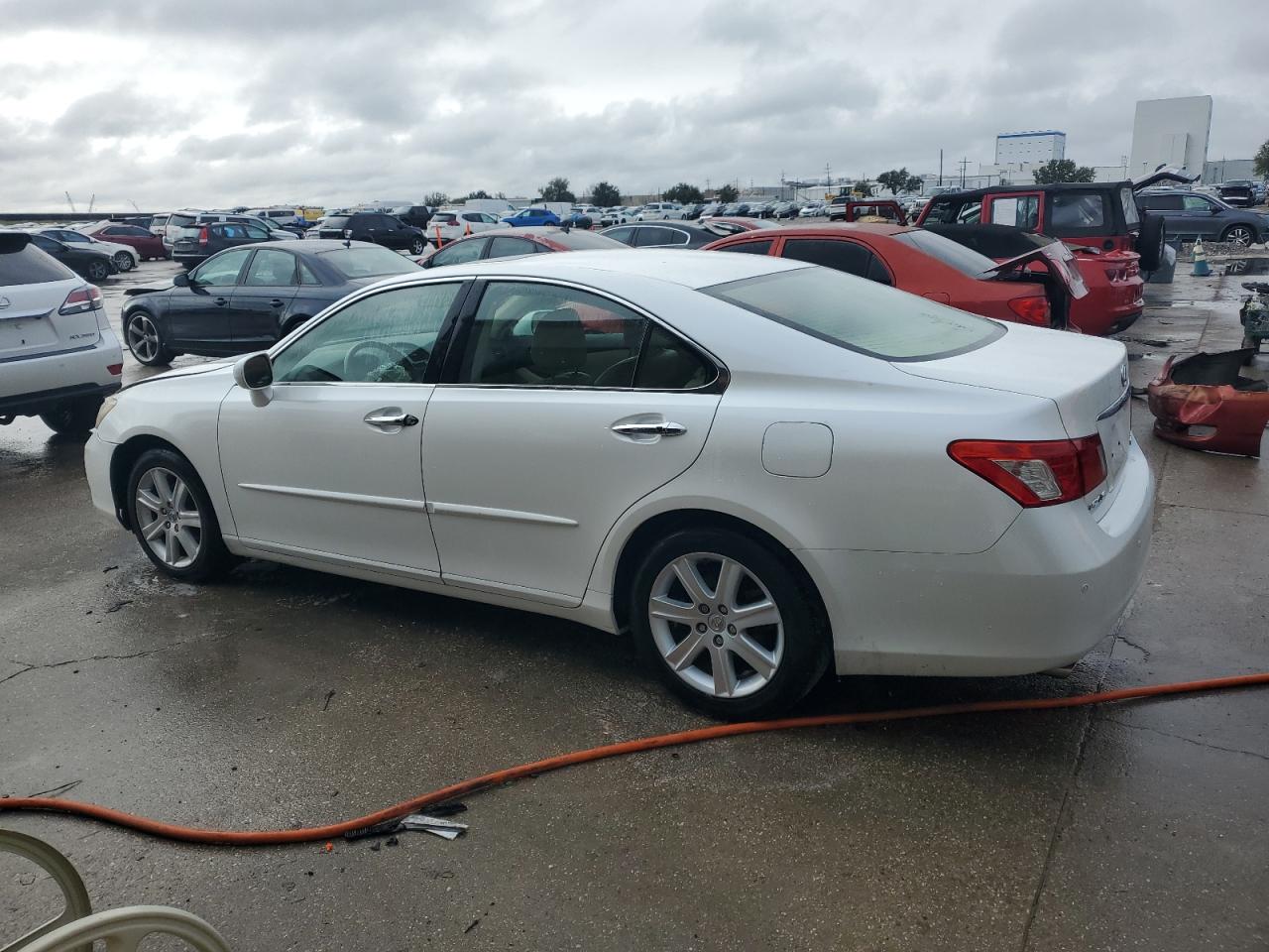2009 Lexus ES - Image 2