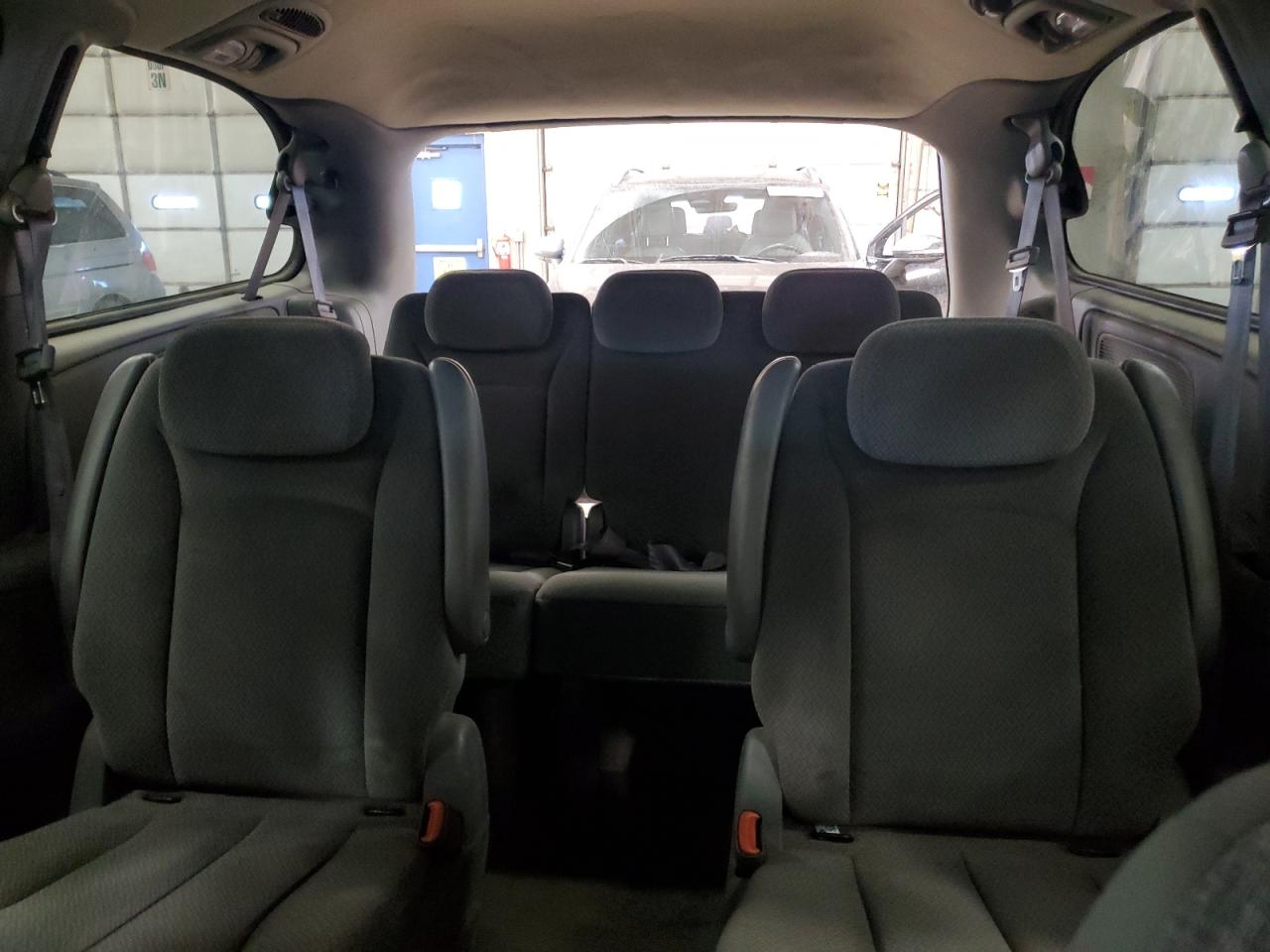 2006 Dodge Caravan - Image 10