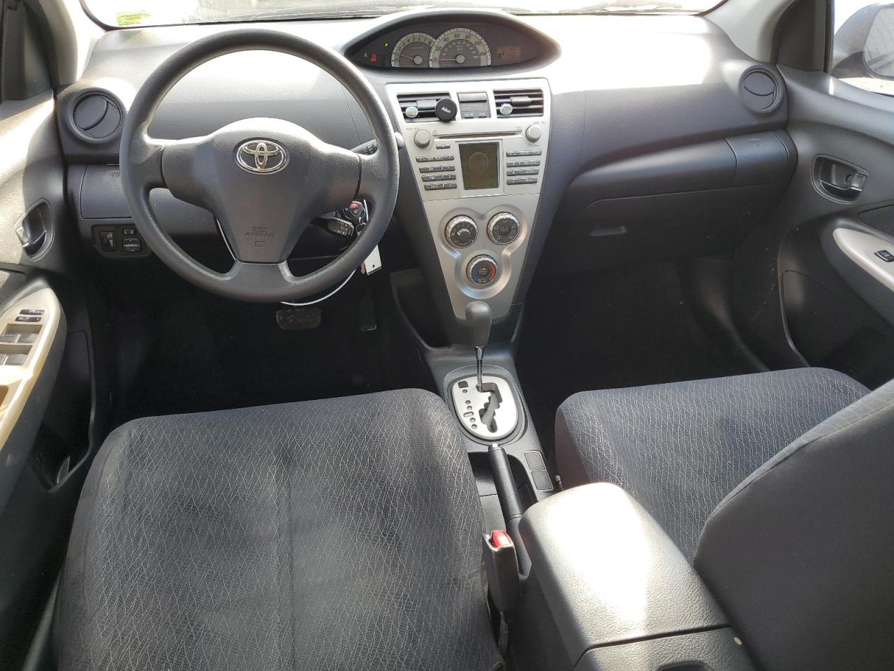 2008 Toyota Yaris - Image 8