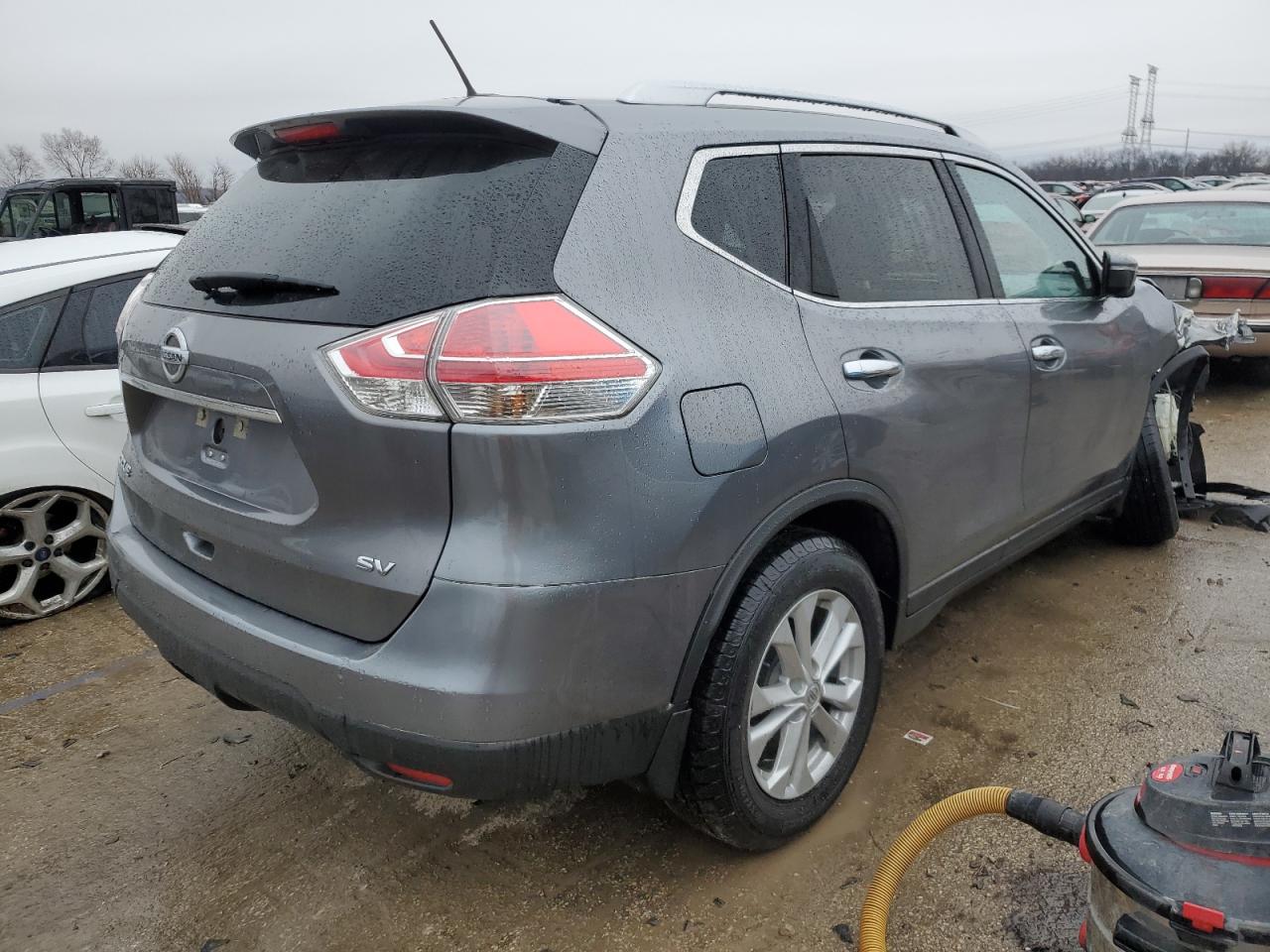 2015 Nissan Rogue - Image 3