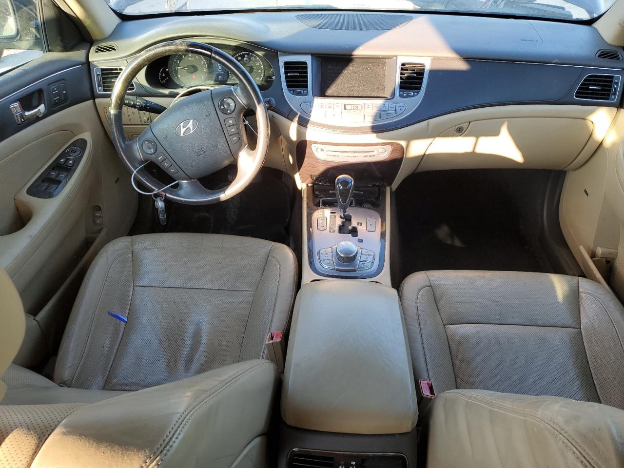 2011 Hyundai Genesis - Image 8