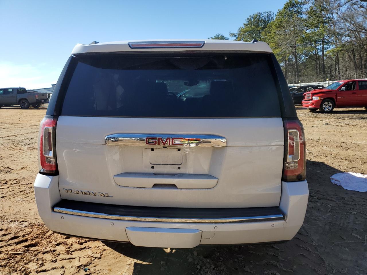 2019 GMC Yukon - Image 6