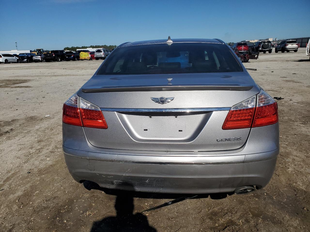 2011 Hyundai Genesis - Image 6