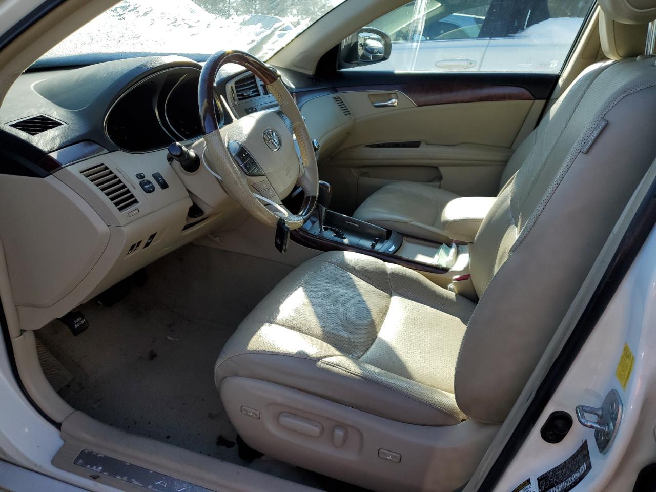 2011 Toyota Avalon - Image 7