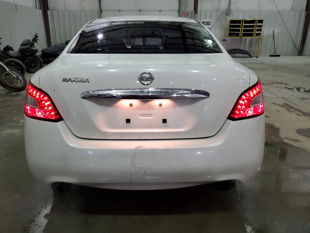 2010 Nissan Maxima - Image 6