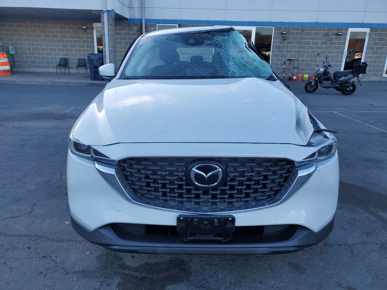2023 Mazda CX-5 - Image 5