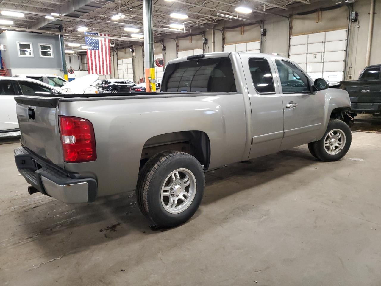 2008 Chevrolet Silverado - Image 3