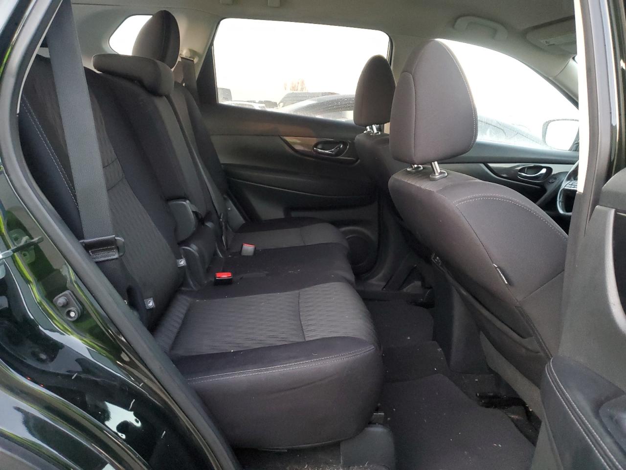 2018 Nissan Rogue - Image 10