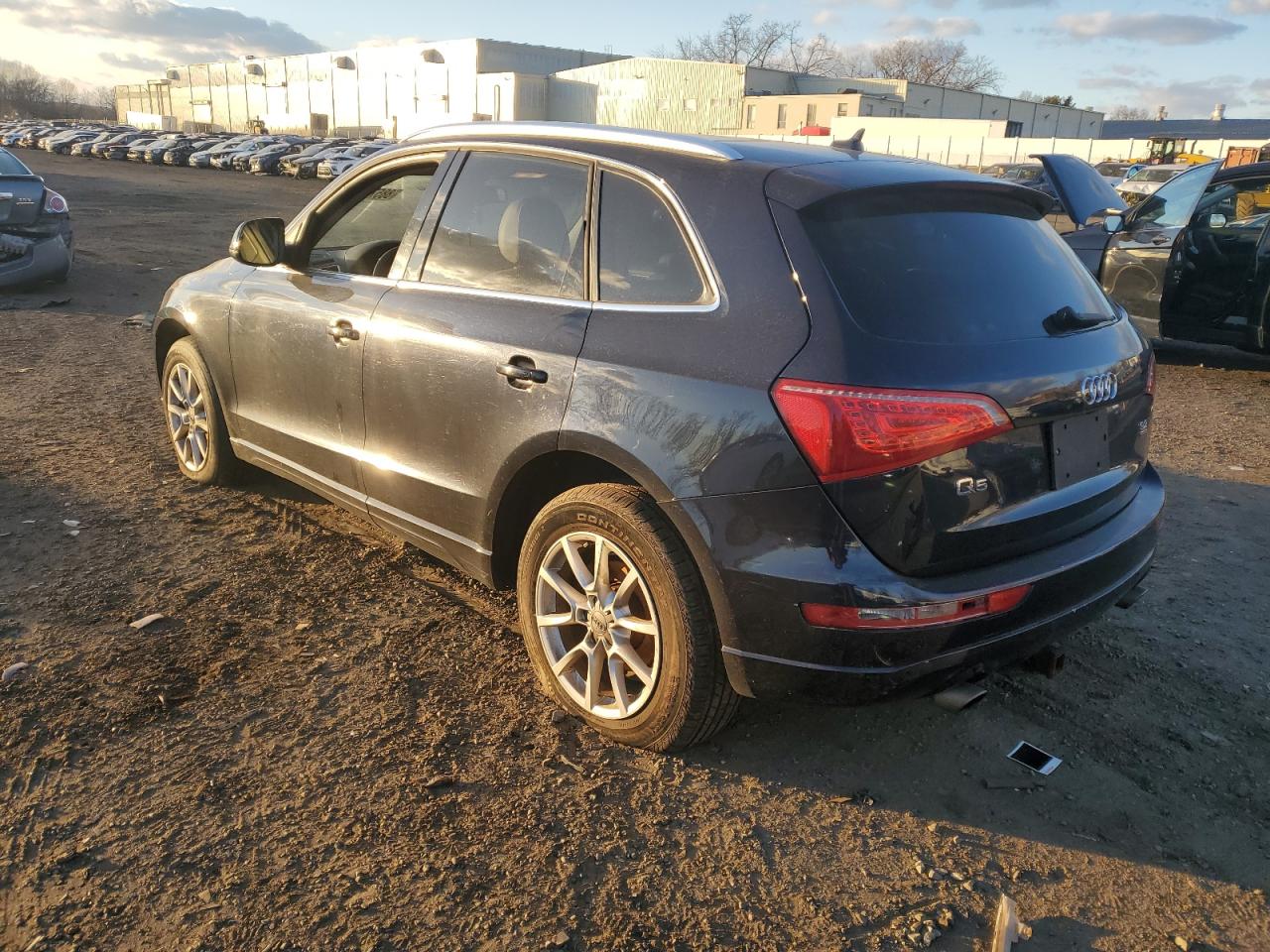 2010 Audi Q5 - Image 2