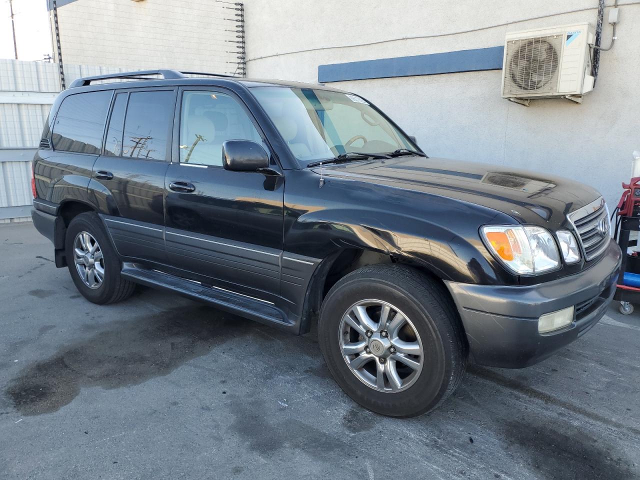 2004 Lexus LX - Image 4
