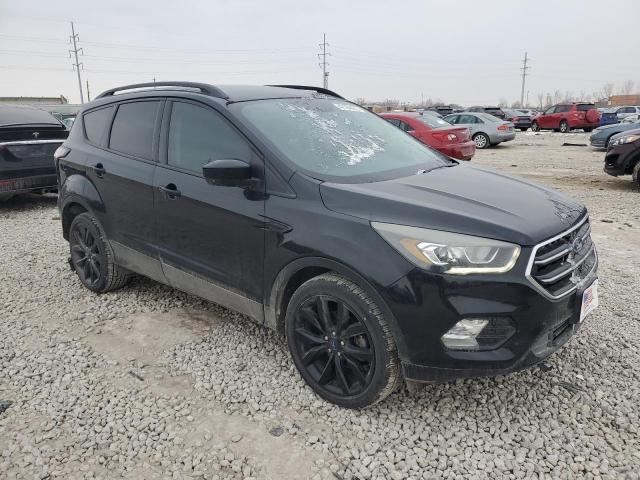  FORD ESCAPE 2017 Czarny