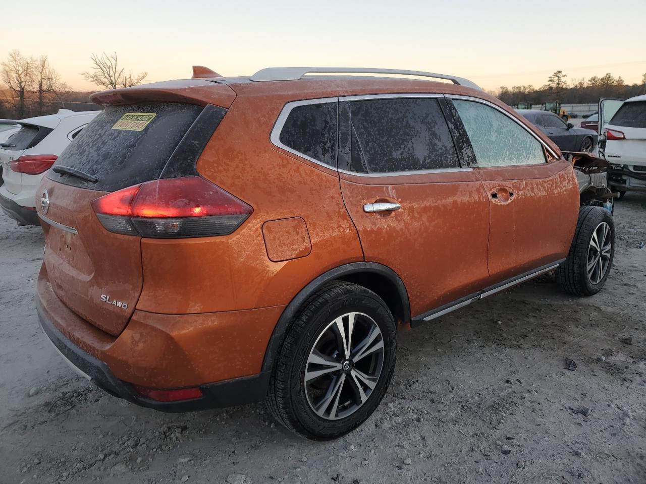 2017 Nissan Rogue - Image 3