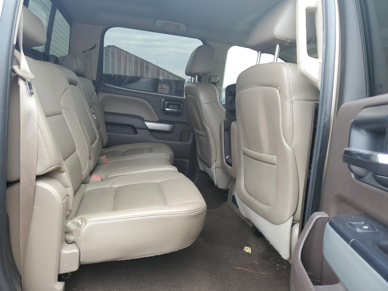 2015 Chevrolet Silverado - Image 11