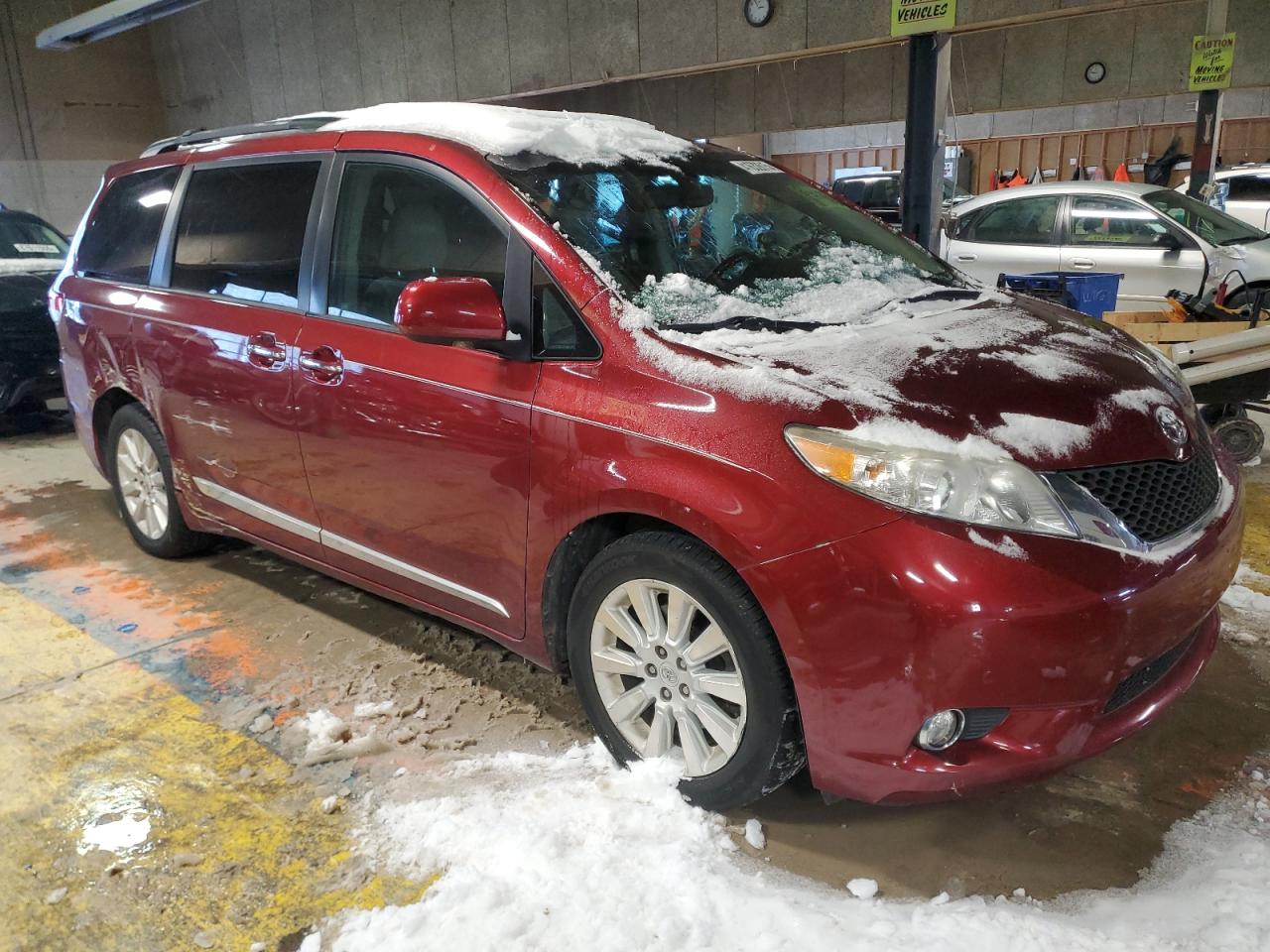 2012 Toyota Sienna - Image 4