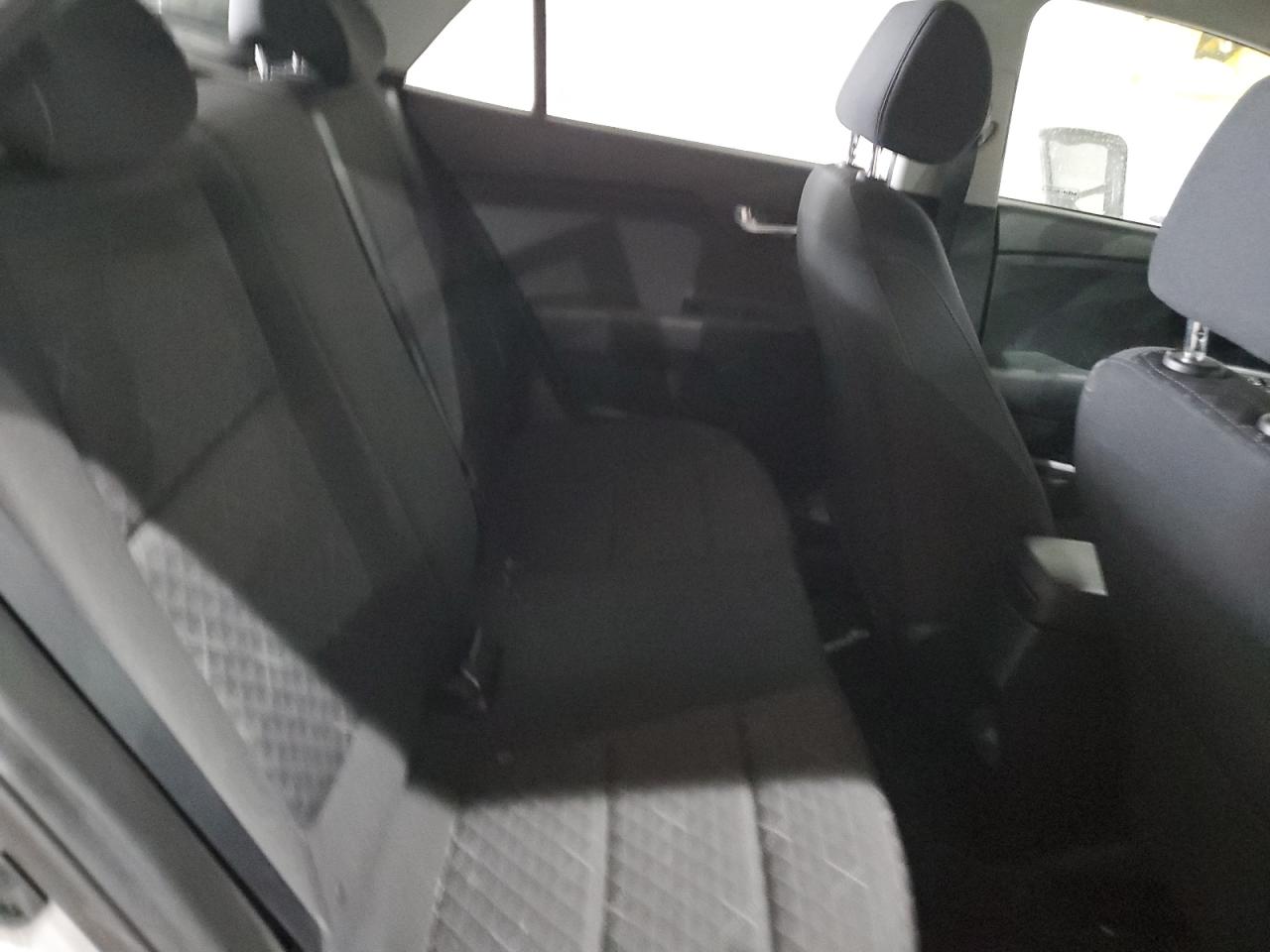 2023 Kia Rio - Image 10