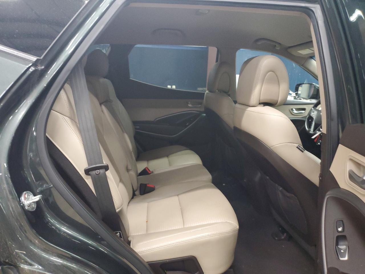 2013 Hyundai Santa Fe - Image 11
