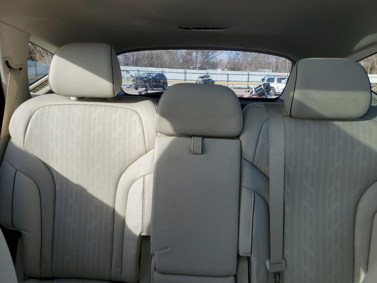 2022 Genesis GV80 - Image 10