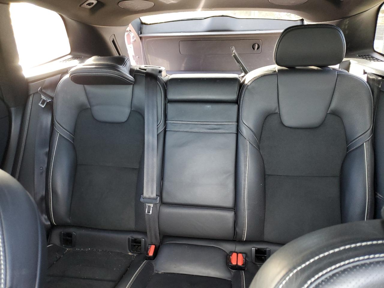 2019 Volvo XC60 - Image 10