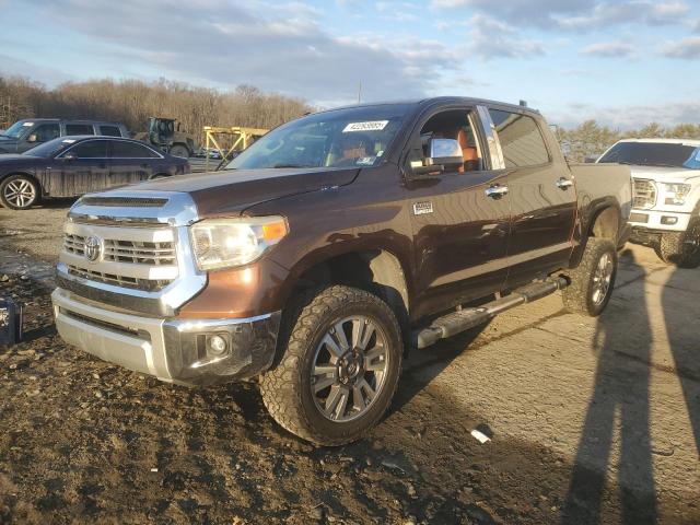 2014 Toyota Tundra Crewmax Platinum