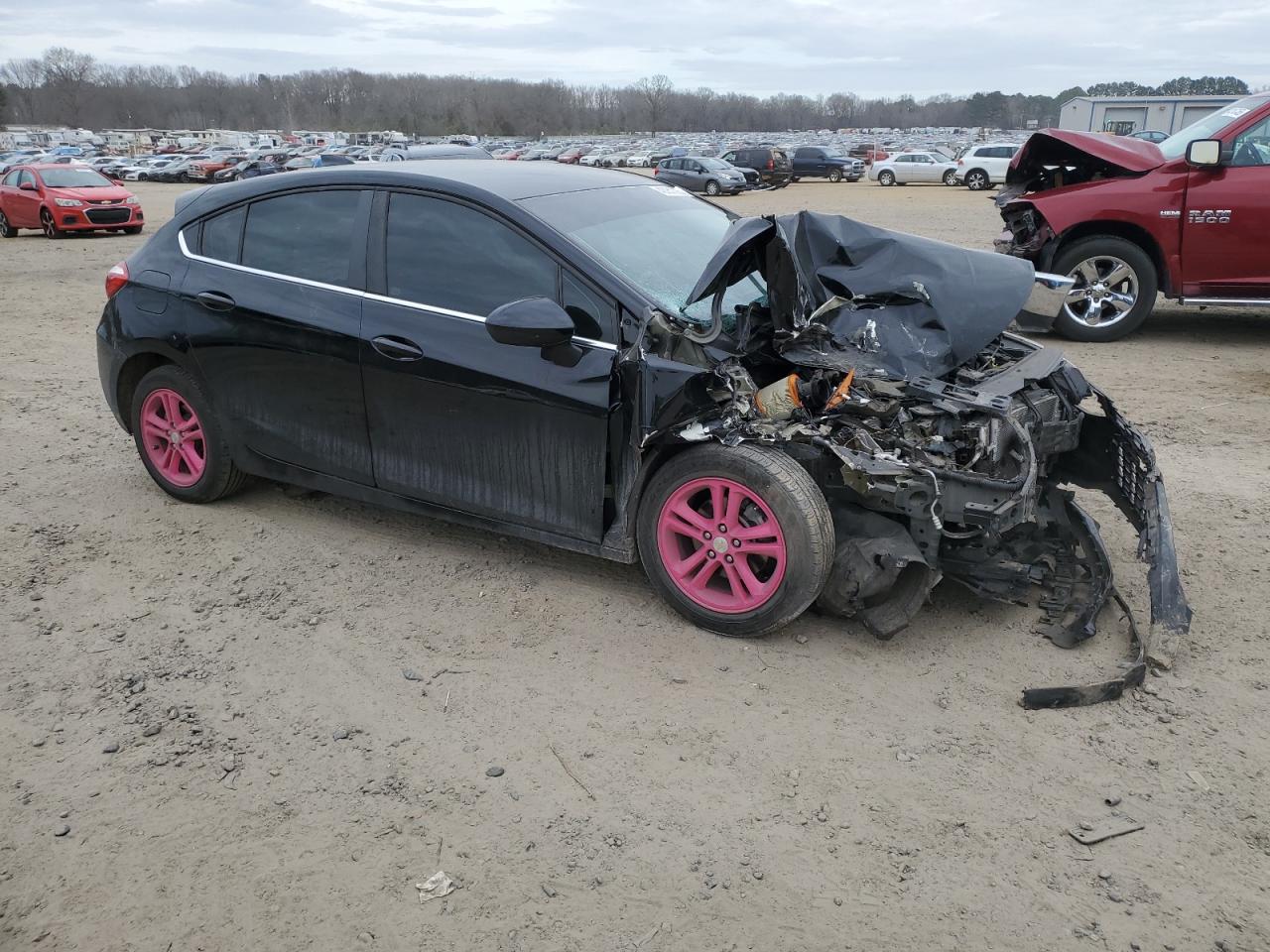 2018 Chevrolet Cruze - Image 4