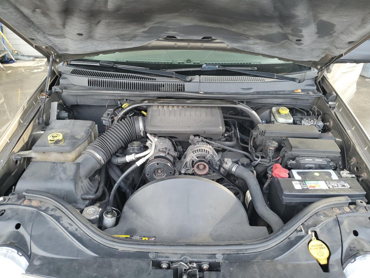 2005 Jeep Grand Cherokee - Image 12