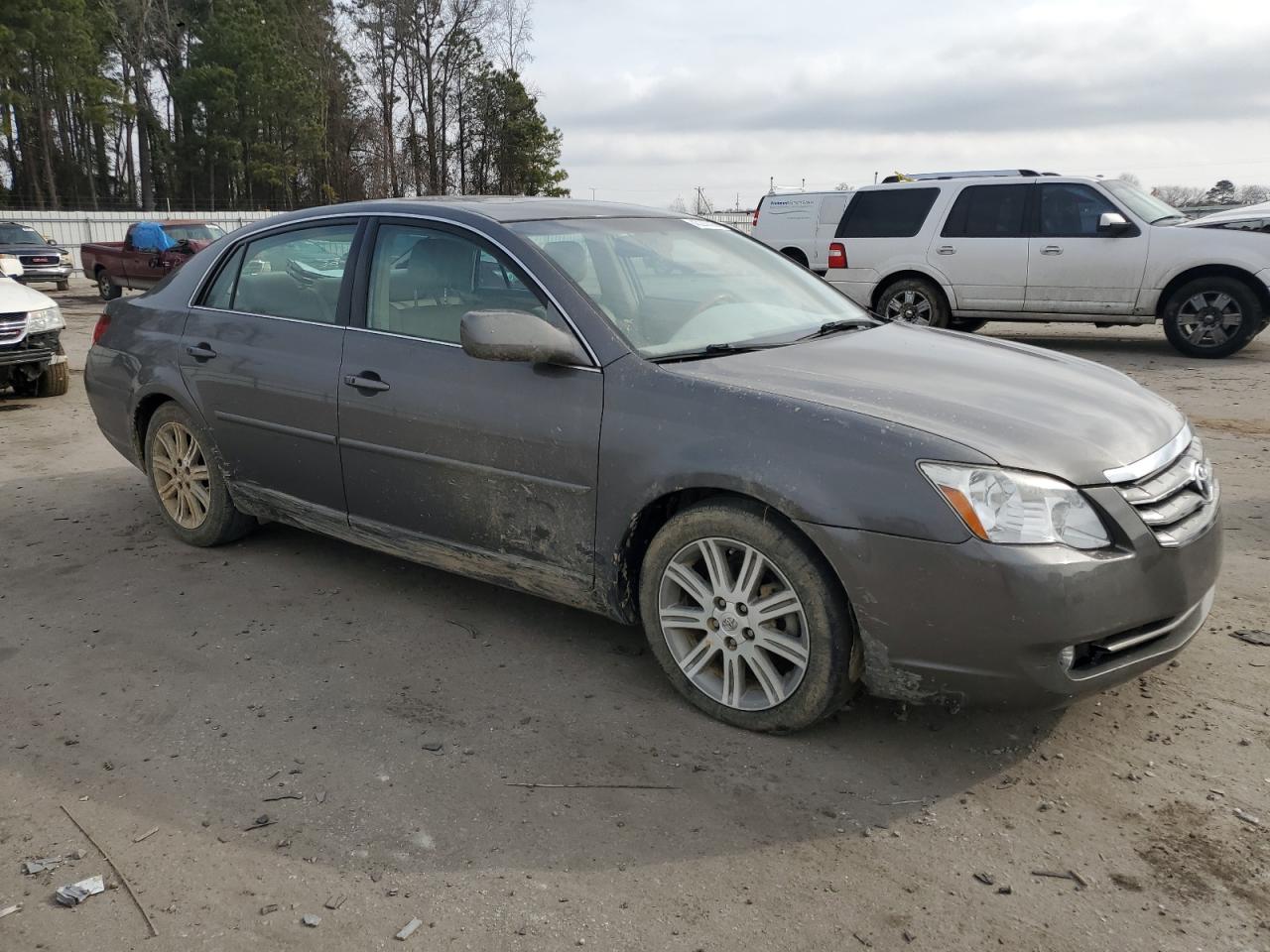 2007 Toyota Avalon - Image 4