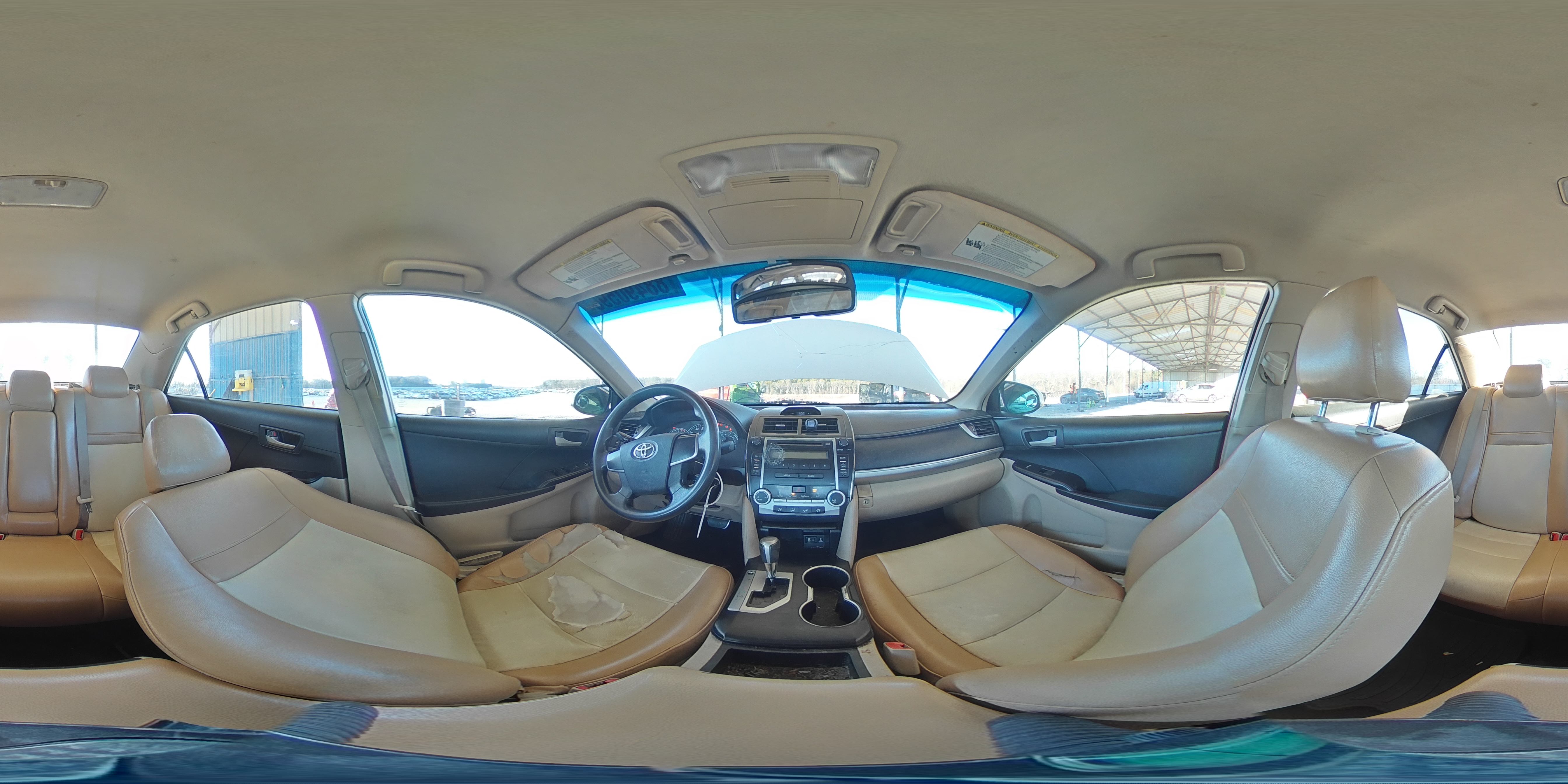 2012 Toyota Camry - Image 12