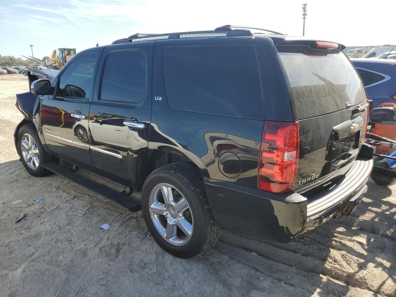 2011 Chevrolet Tahoe - Image 2