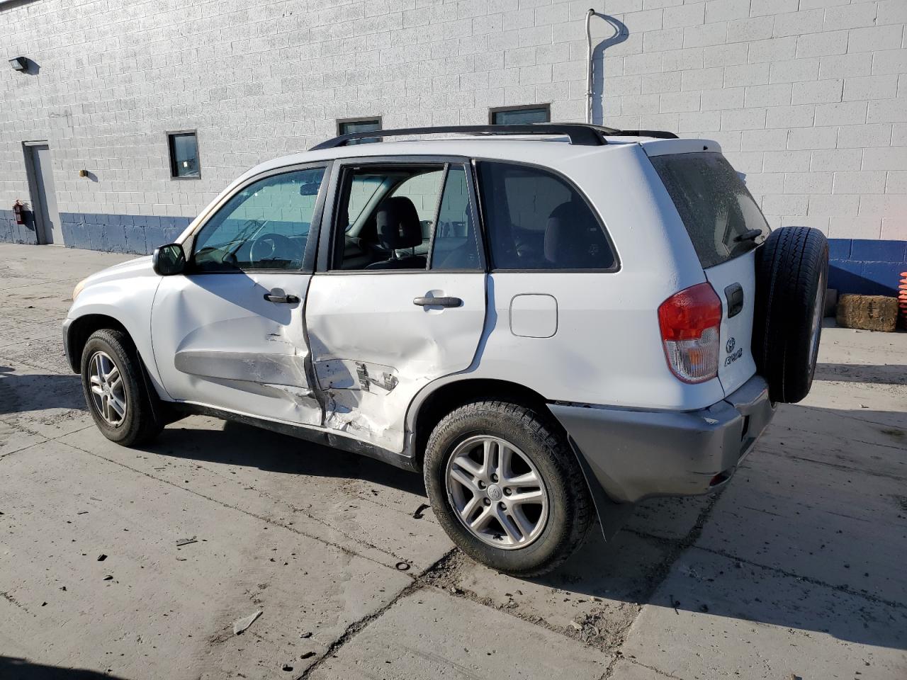 2002 Toyota RAV 4 - Image 2