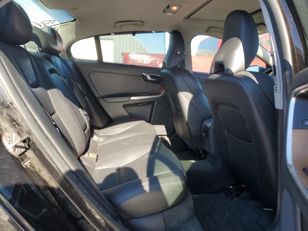 2016 Volvo S60 - Image 10