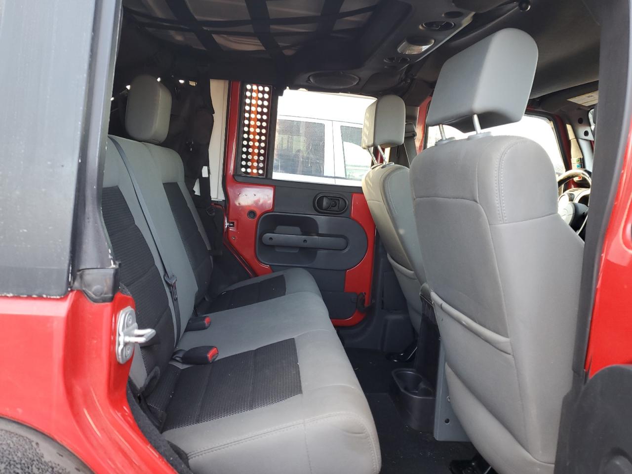 2010 Jeep Wrangler - Image 11