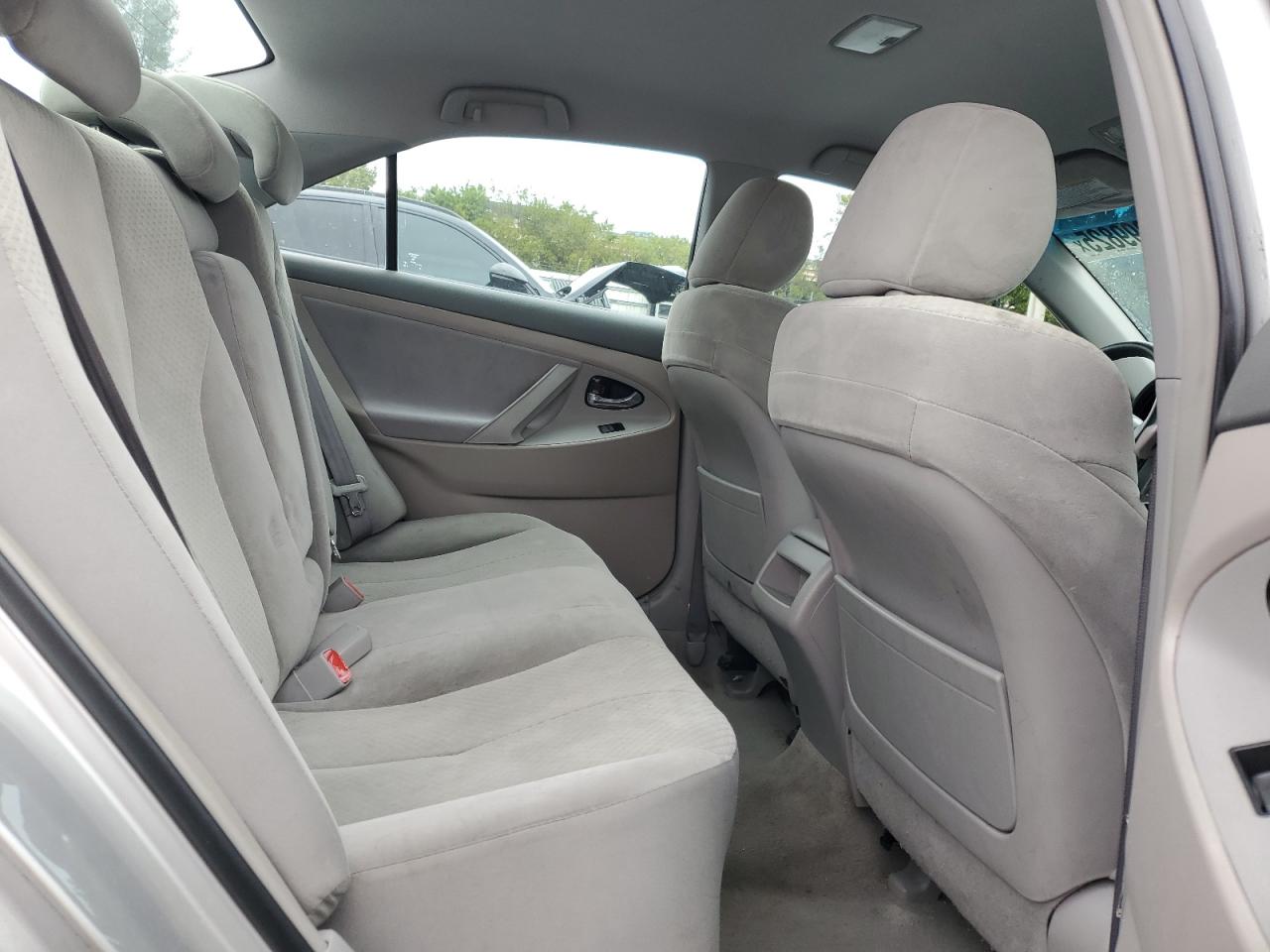 2009 Toyota Camry - Image 10
