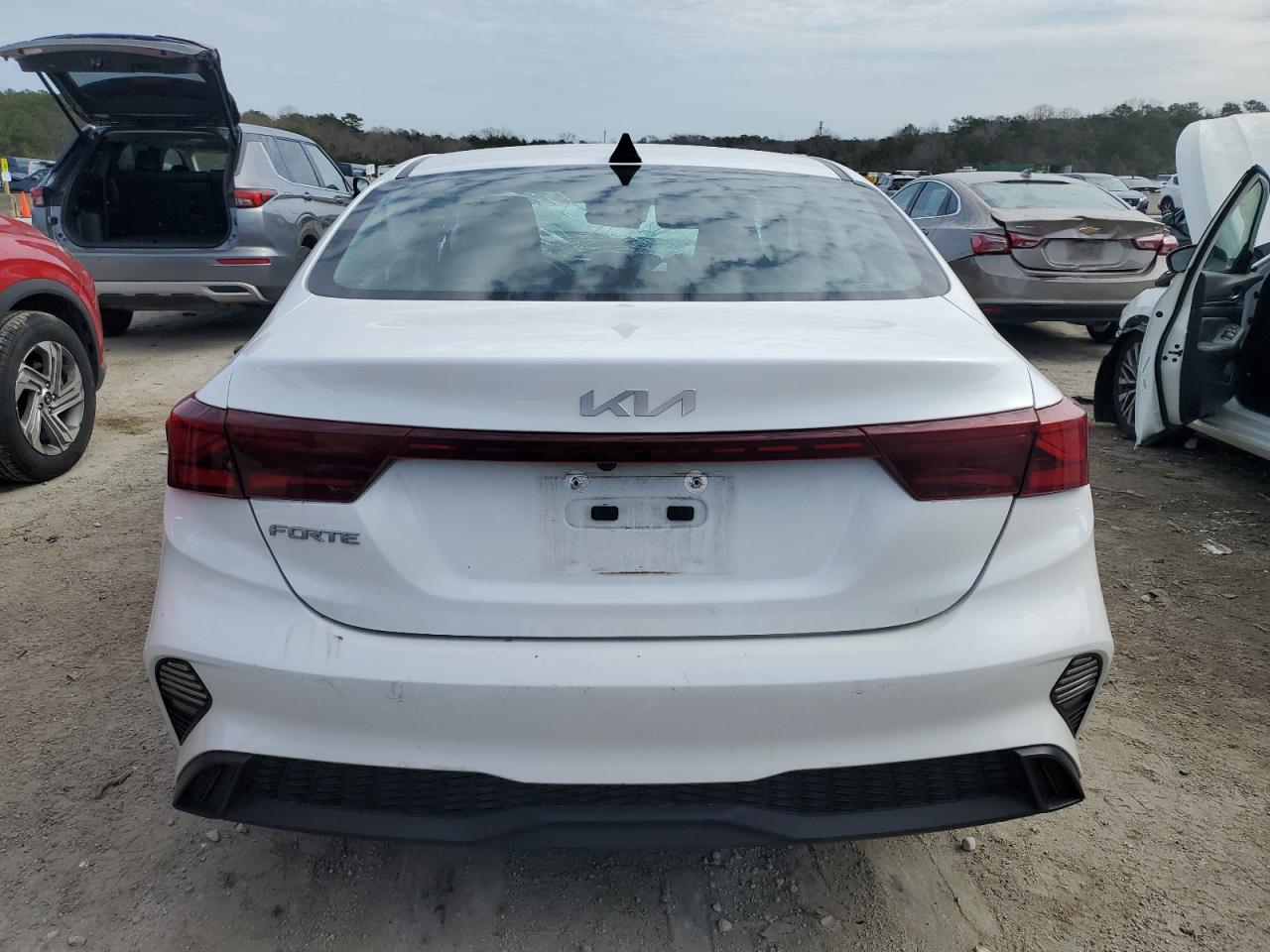 2023 Kia Forte - Image 6
