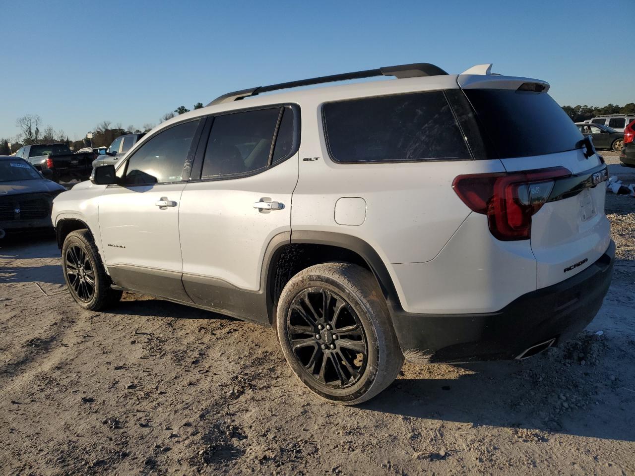 2022 GMC Acadia - Image 2
