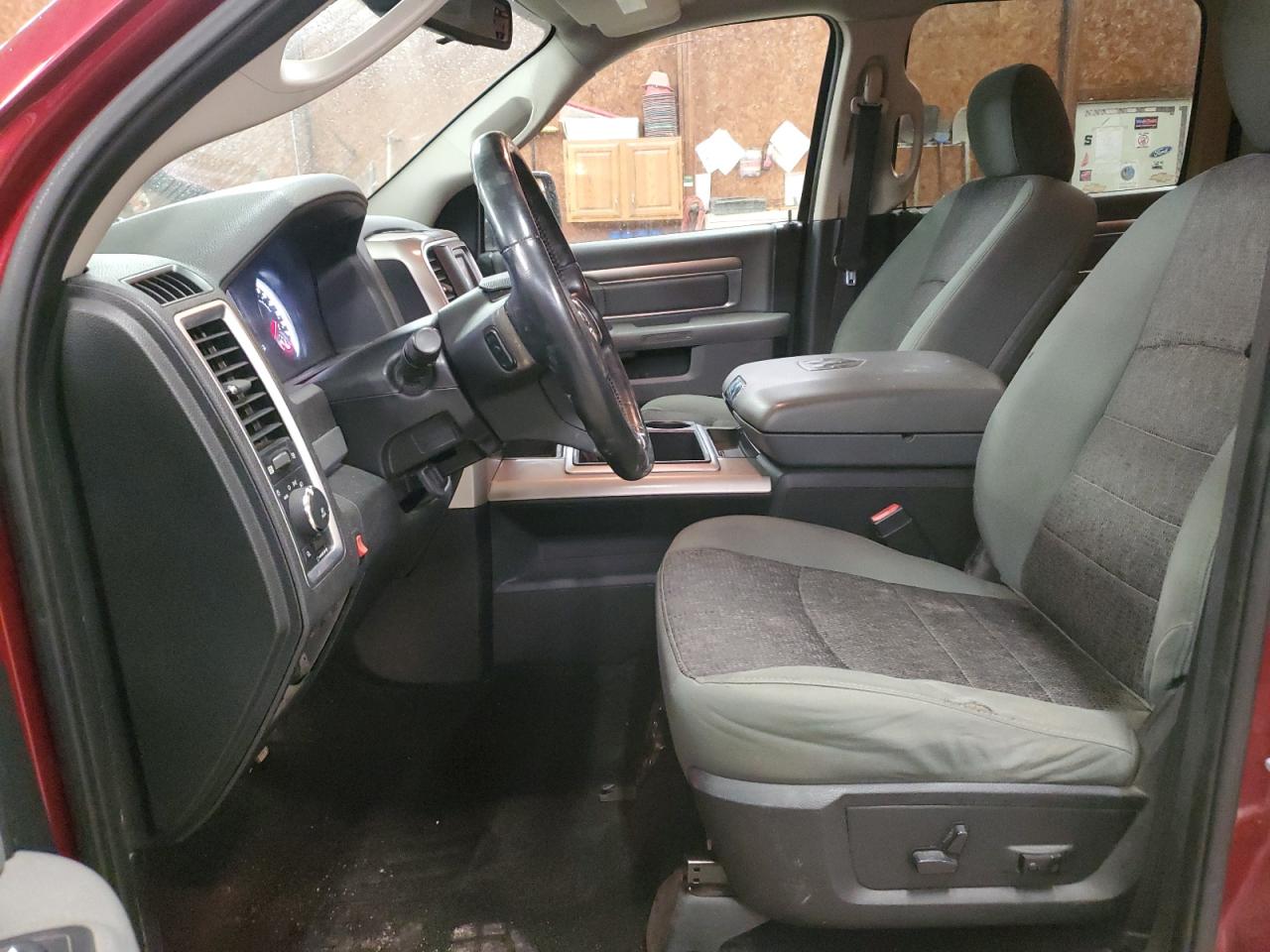 2015 RAM 1500 - Image 7